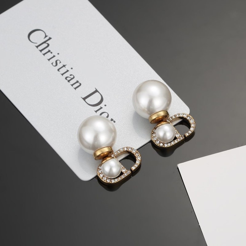 chr1st1an D10r earrings